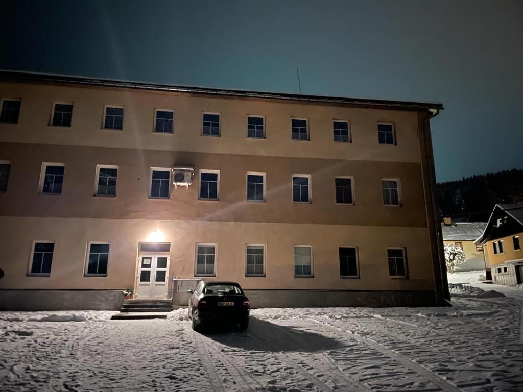 Apartment Owl Korenov Bagian luar foto