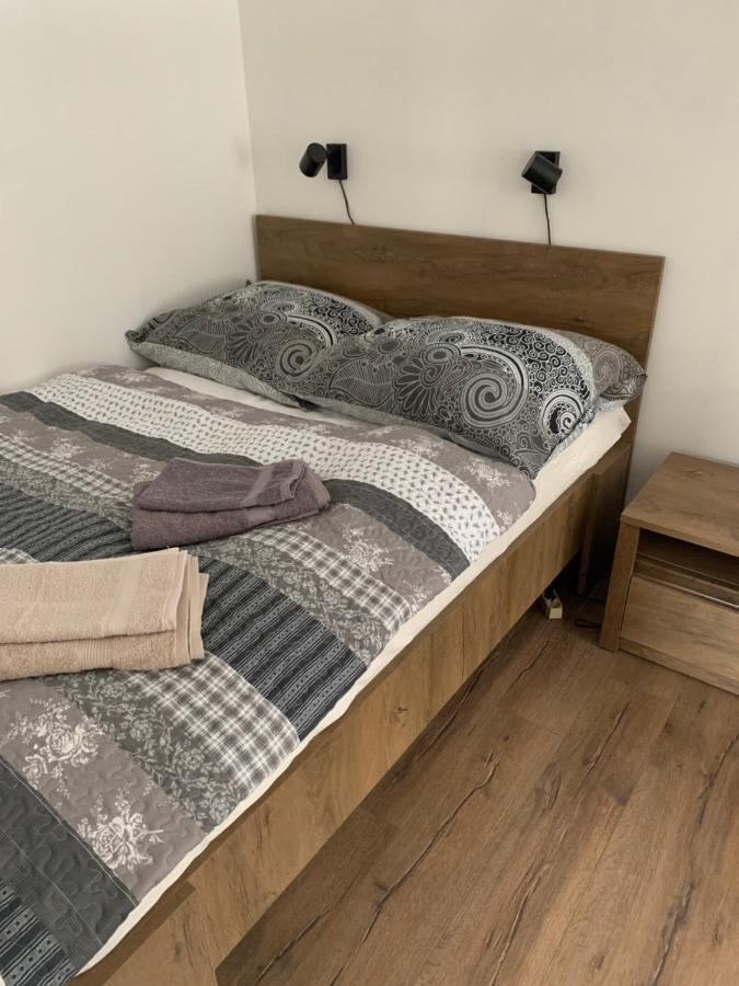 Apartment Owl Korenov Bagian luar foto