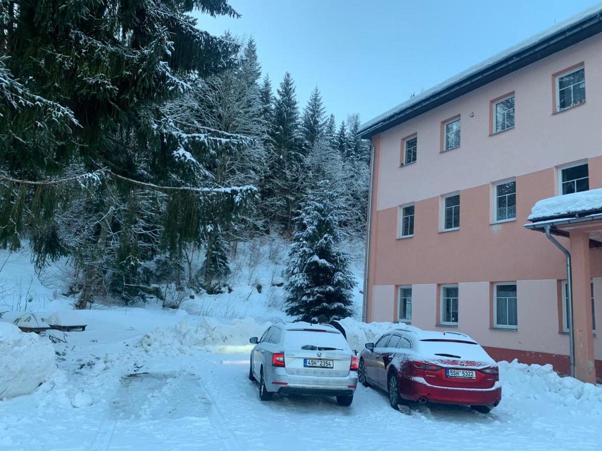 Apartment Owl Korenov Bagian luar foto