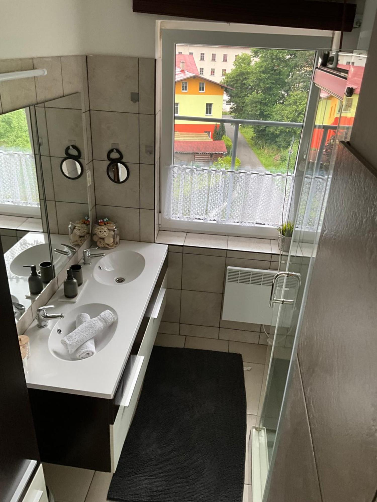 Apartment Owl Korenov Bagian luar foto